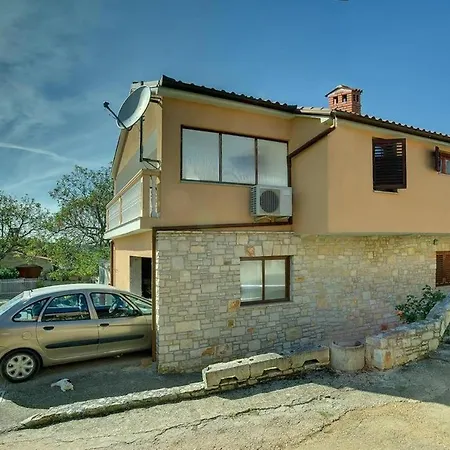 Apartment Vacation For 4 Persons *