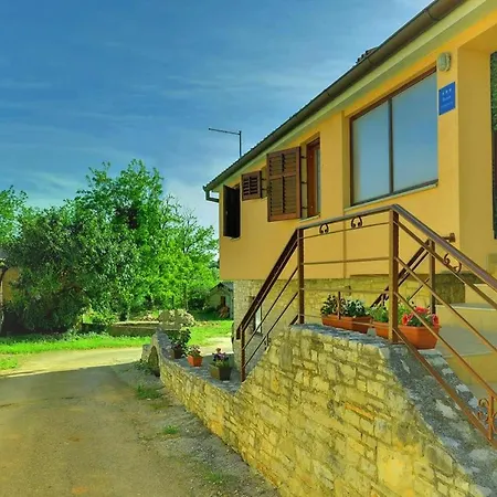 Apartment Vacation For 4 Persons Pula